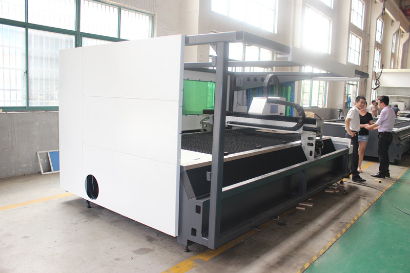 IPG 700w хуудас металл лазер хэрчих машин Хятад үйлдвэрлэгч